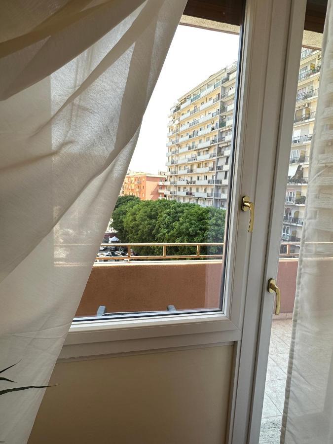 Elegant Apartment In City Center Каляри Екстериор снимка